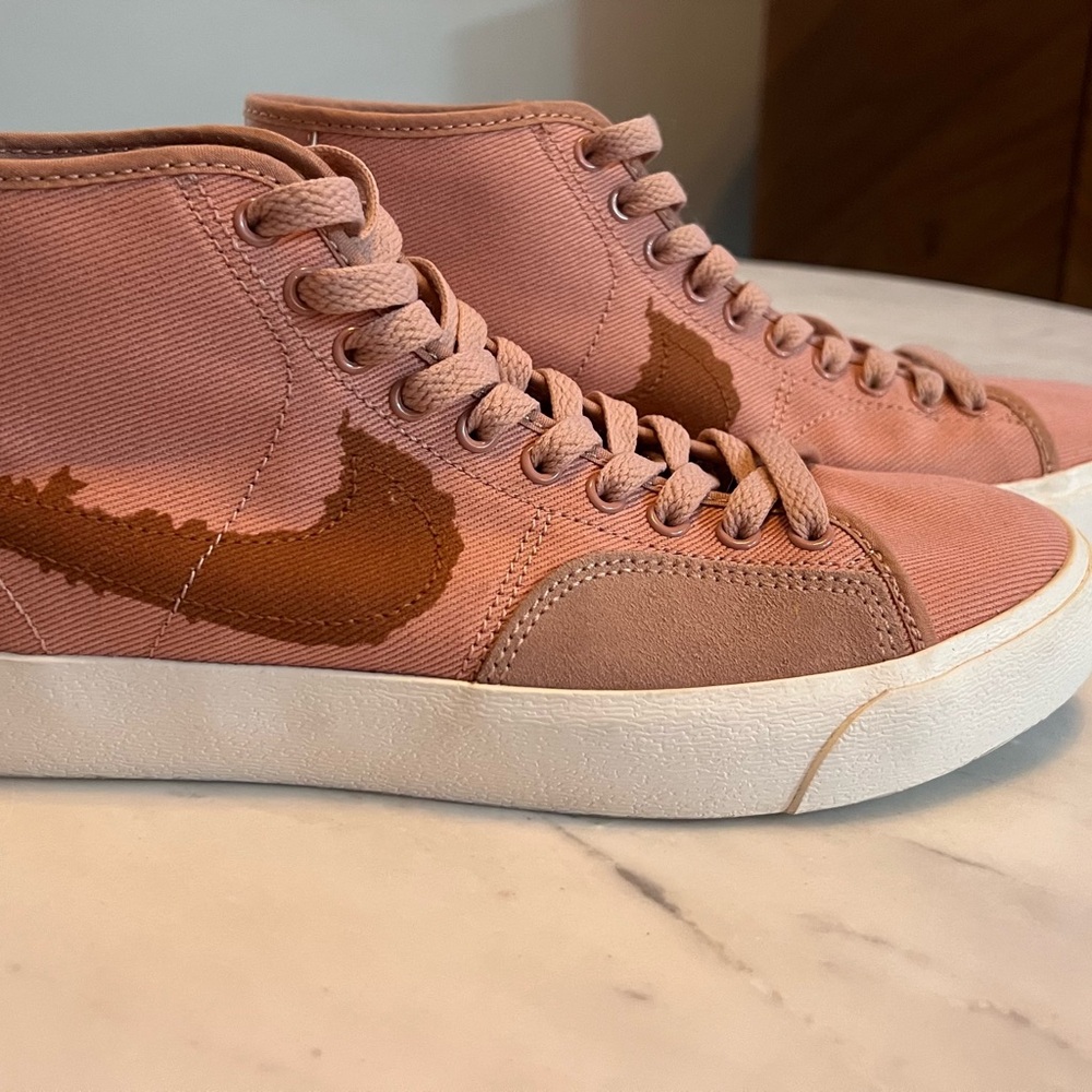 Nike SB Blazer Court Mid Premium Women’s 7.5